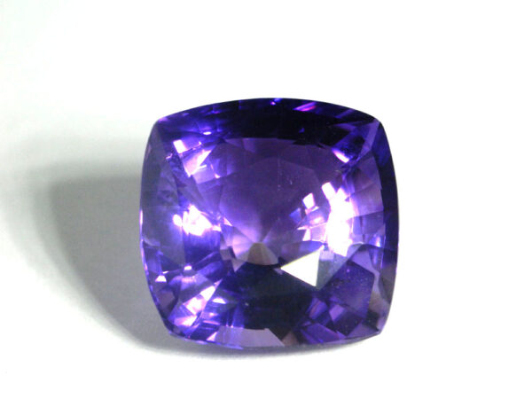 AMETHYST PURPLE-RED 8.90 CTS 17550 - GORGEOUS COLOR CHANGE