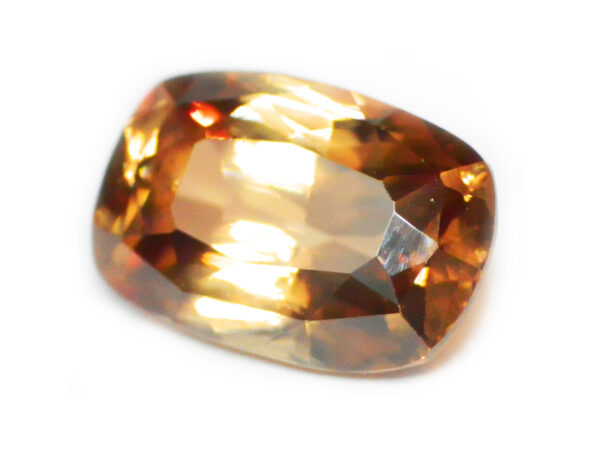 ZIRCON GOLDEN BROWN 3.94 CTS 18014 -  HIGHLY LUSTROUS GEM - Image 4