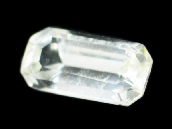 WHITE SAPPHIRE UNHEATED 0.79 Cts 20077 -  Gorgeous Gem For Engagement Ring - Image 3