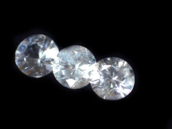 WHITE SAPPHIRE 3 Pcs 0.71 Cts 18651 - NATURAL SRI LANKA LOOSE GEMSTONE - Image 2